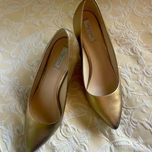 Beautiful Cole Haan pumps in gold